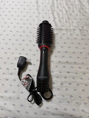 Revlon Black and Red One-Step Hot Air Round Brush